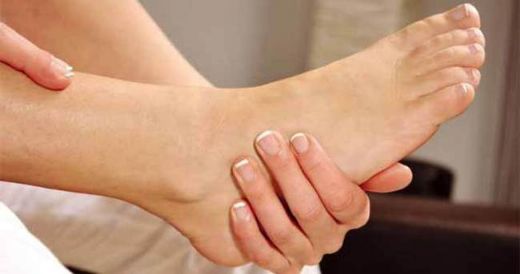 Ayak Altı Su Toplaması Belirtileri ve Tedavisi