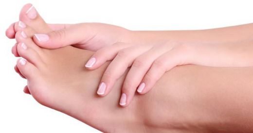 Ayak Üstünde Su Toplaması Belirtileri ve Tedavisi